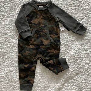 NWT! GAP camo boy’s onesie 6-12 months
